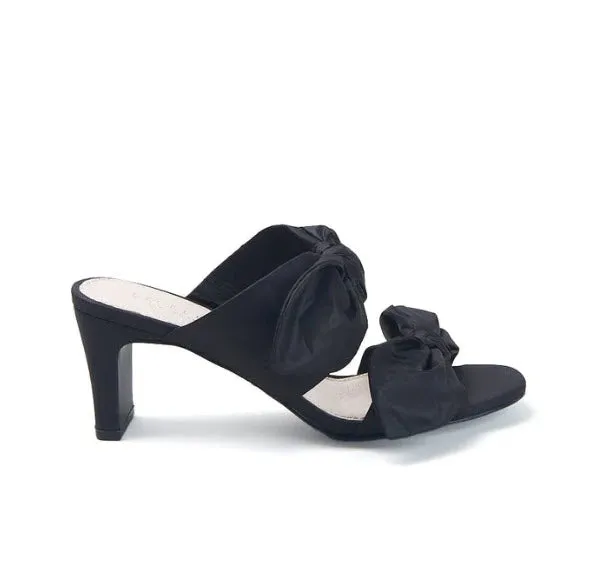 The Dual Bow Slide in Black